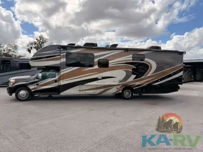 2017 Thor Motor Coach CHATEAU 35SB photo 5