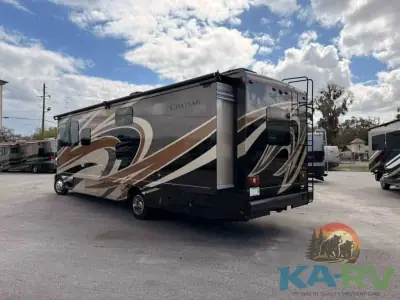 2017 Thor Motor Coach CHATEAU 35SB photo 6