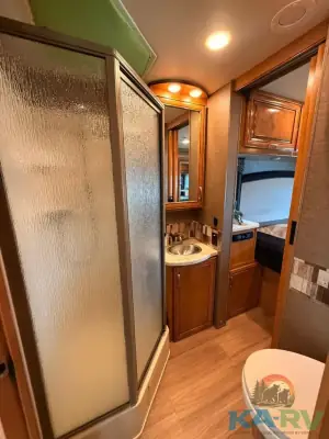 2017 Thor Motor Coach CHATEAU 35SB photo 36
