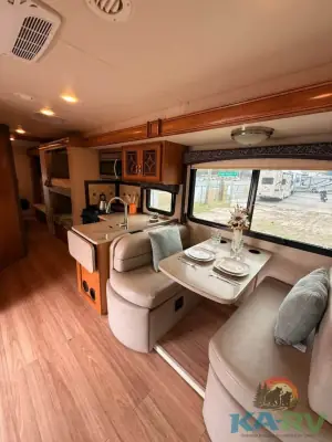 2017 Thor Motor Coach CHATEAU 35SB photo 23