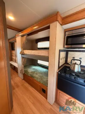 2017 Thor Motor Coach CHATEAU 35SB photo 31