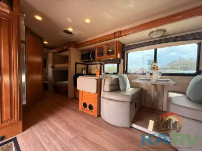 2017 Thor Motor Coach CHATEAU 35SB photo 16