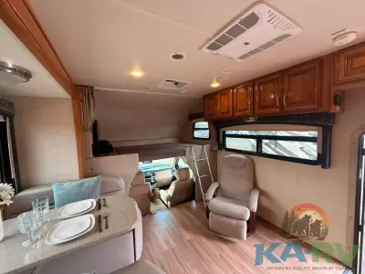 2017 Thor Motor Coach CHATEAU 35SB photo 25