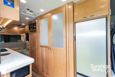 2024 Coachmen GALLERIA 24FL LI3 AWD photo 10