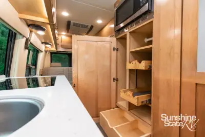 2024 Coachmen GALLERIA 24FL LI3 AWD photo 16