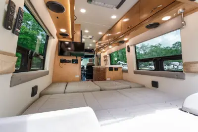 2024 Coachmen GALLERIA 24FL LI3 AWD photo 31