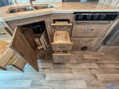 2019 Jayco Precept 33U photo 33