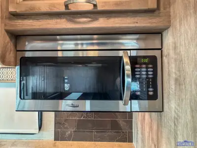 2019 Jayco Precept 33U photo 36