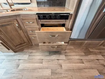 2019 Jayco Precept 33U photo 34