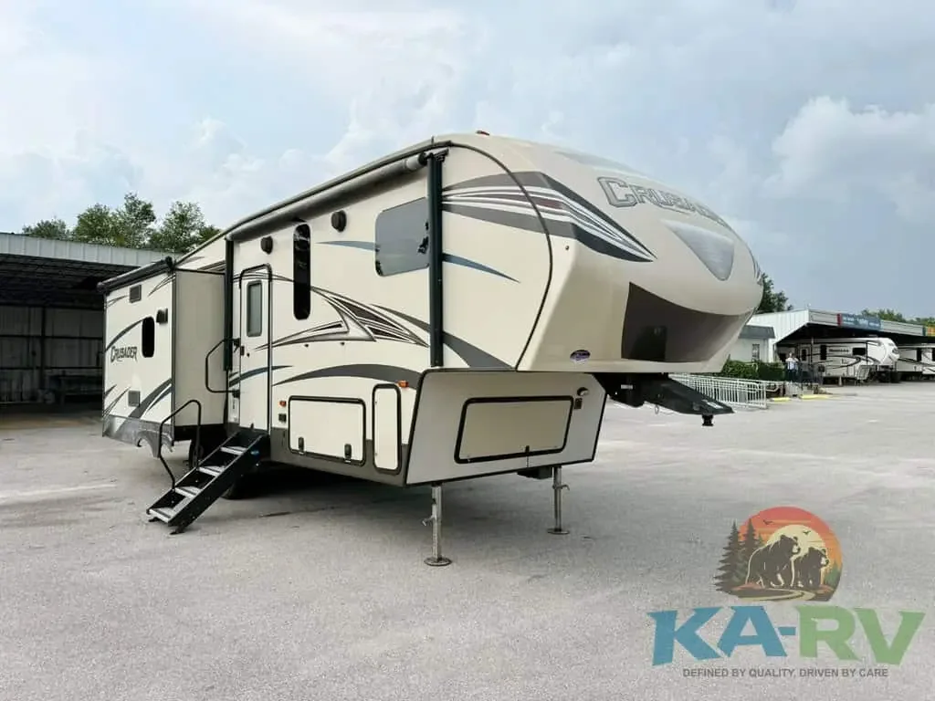 2016 Prime Time Crusader M 295 RST exterior