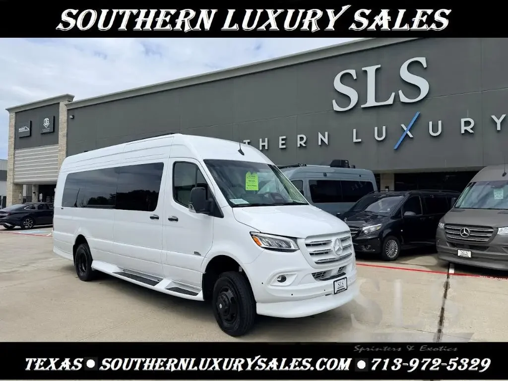 2026 Midwest Automotive Designs Luxe Cruiser Luxe Cruiser exterior