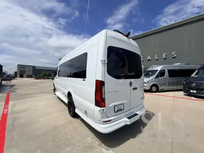 2026 Midwest Automotive Designs Luxe Cruiser Luxe Cruiser photo 8