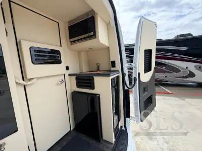 2026 Midwest Automotive Designs Luxe Cruiser Luxe Cruiser photo 7