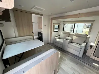 2023 Winnebago MINNIE 2832FK photo 13