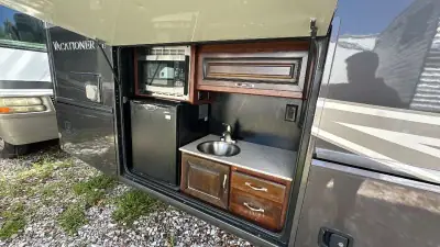 2017 Holiday Rambler Vacationer XE 36D photo 7