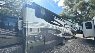 2017 Holiday Rambler Vacationer XE 36D photo 6