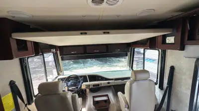 2017 Holiday Rambler Vacationer XE 36D photo 13