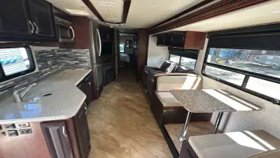 2017 Holiday Rambler Vacationer XE 36D photo 14