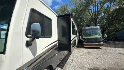 2017 Holiday Rambler Vacationer XE 36D photo 46