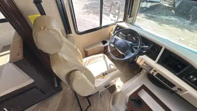 2017 Holiday Rambler Vacationer XE 36D photo 11