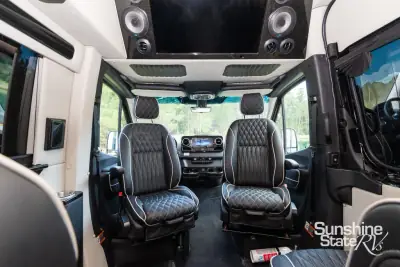 2027 Midwest LUXE CRUISER D6 AWD photo 35