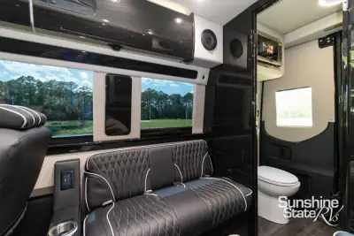 2027 Midwest LUXE CRUISER D6 AWD photo 22