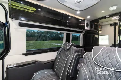 2027 Midwest LUXE CRUISER D6 AWD photo 19