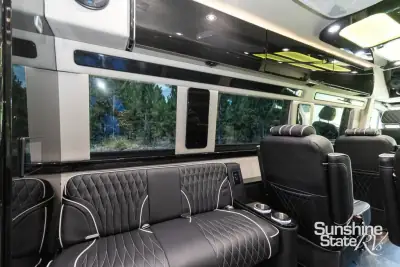 2027 Midwest LUXE CRUISER D6 AWD photo 25