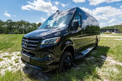2027 Midwest LUXE CRUISER D6 AWD photo 7