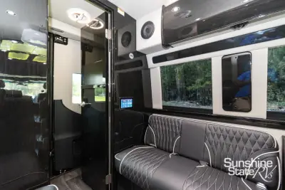 2027 Midwest LUXE CRUISER D6 AWD photo 24