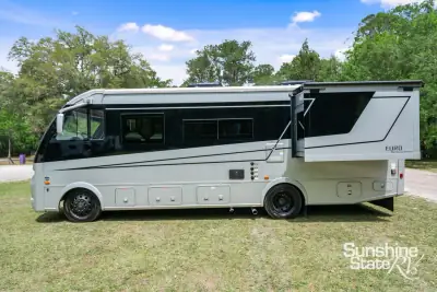 2025 Coachmen Euro 25EU photo 6