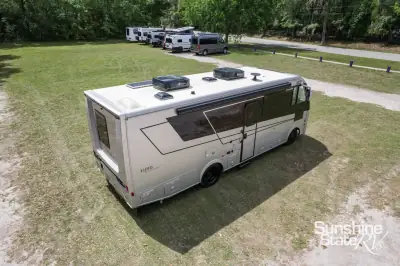 2025 Coachmen Euro 25EU photo 9