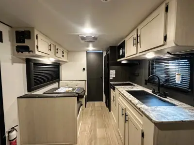 2027 Shasta Rvs Compact 18FQ photo 13