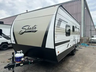 2027 Shasta Rvs Compact 18FQ photo 9