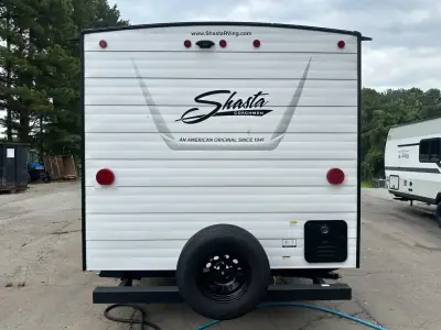 2027 Shasta Rvs Compact 18FQ photo 6