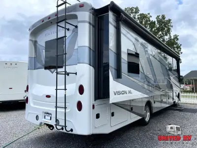 2027 Entegra Coach Vision XL 34G photo 3