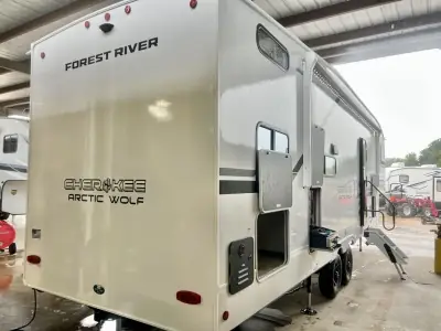 2026 Forest River Cherokee Arctic Wolf 287BH photo 3