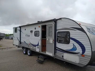 2015 Forest River Salem Cruise Lite 272QBXL photo 2