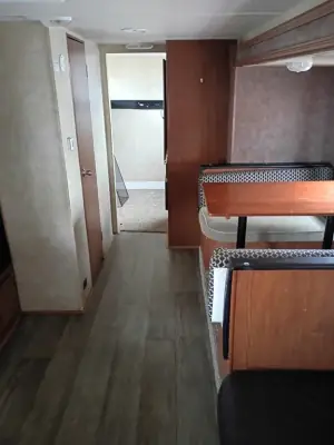 2015 Forest River Salem Cruise Lite 272QBXL photo 4