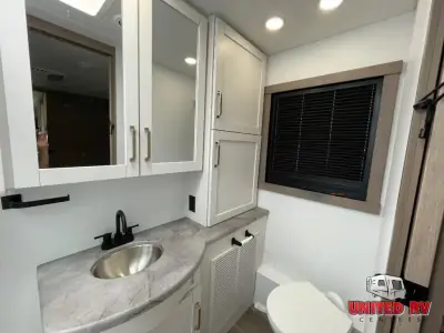 2027 Entegra Coach Vision XL 36C photo 25