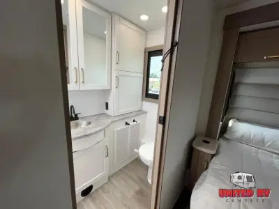 2027 Entegra Coach Vision XL 36C photo 23
