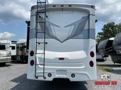 2027 Entegra Coach Vision XL 36C photo 7
