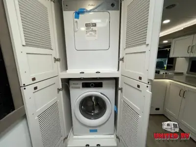 2027 Entegra Coach Vision XL 36C photo 22