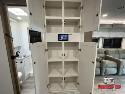 2027 Entegra Coach Vision XL 36C photo 21