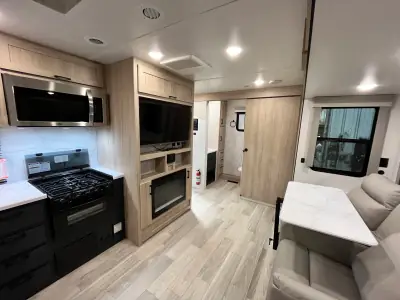 2024 Winnebago VOYAGE 2427RB photo 36