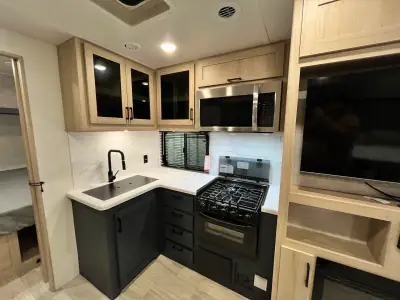 2024 Winnebago VOYAGE 2427RB photo 19