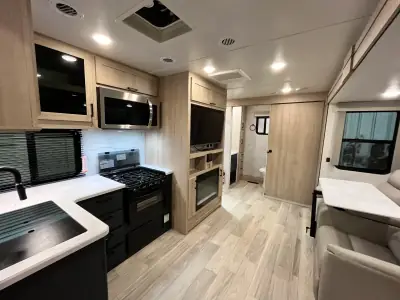 2024 Winnebago VOYAGE 2427RB photo 28