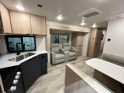 2025 Winnebago MINNIE 2529RG photo 11