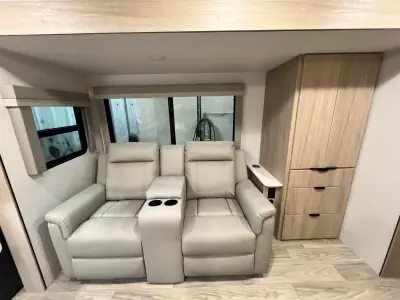 2025 Winnebago MINNIE 2529RG photo 16