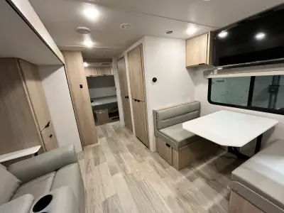 2025 Winnebago MINNIE 2529RG photo 36